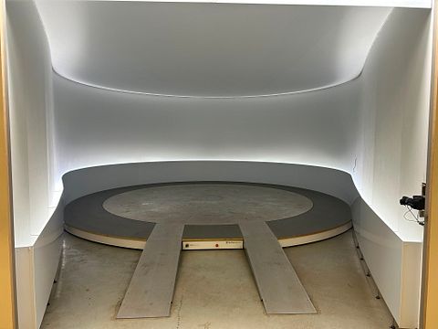 Image 4/23