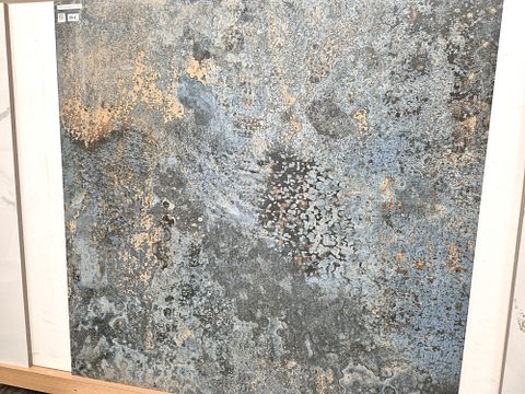 Image 12/25