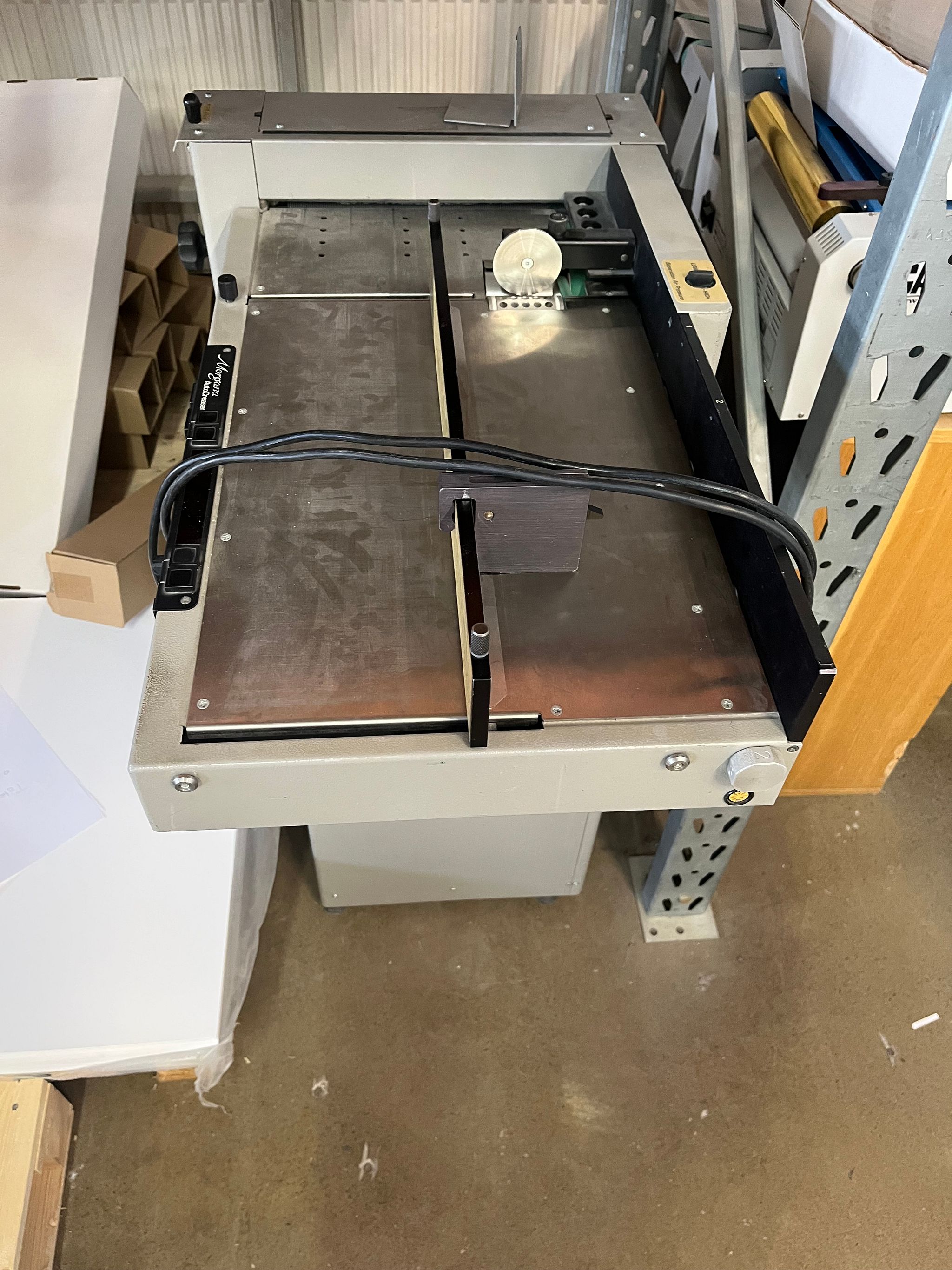 Image 3/6