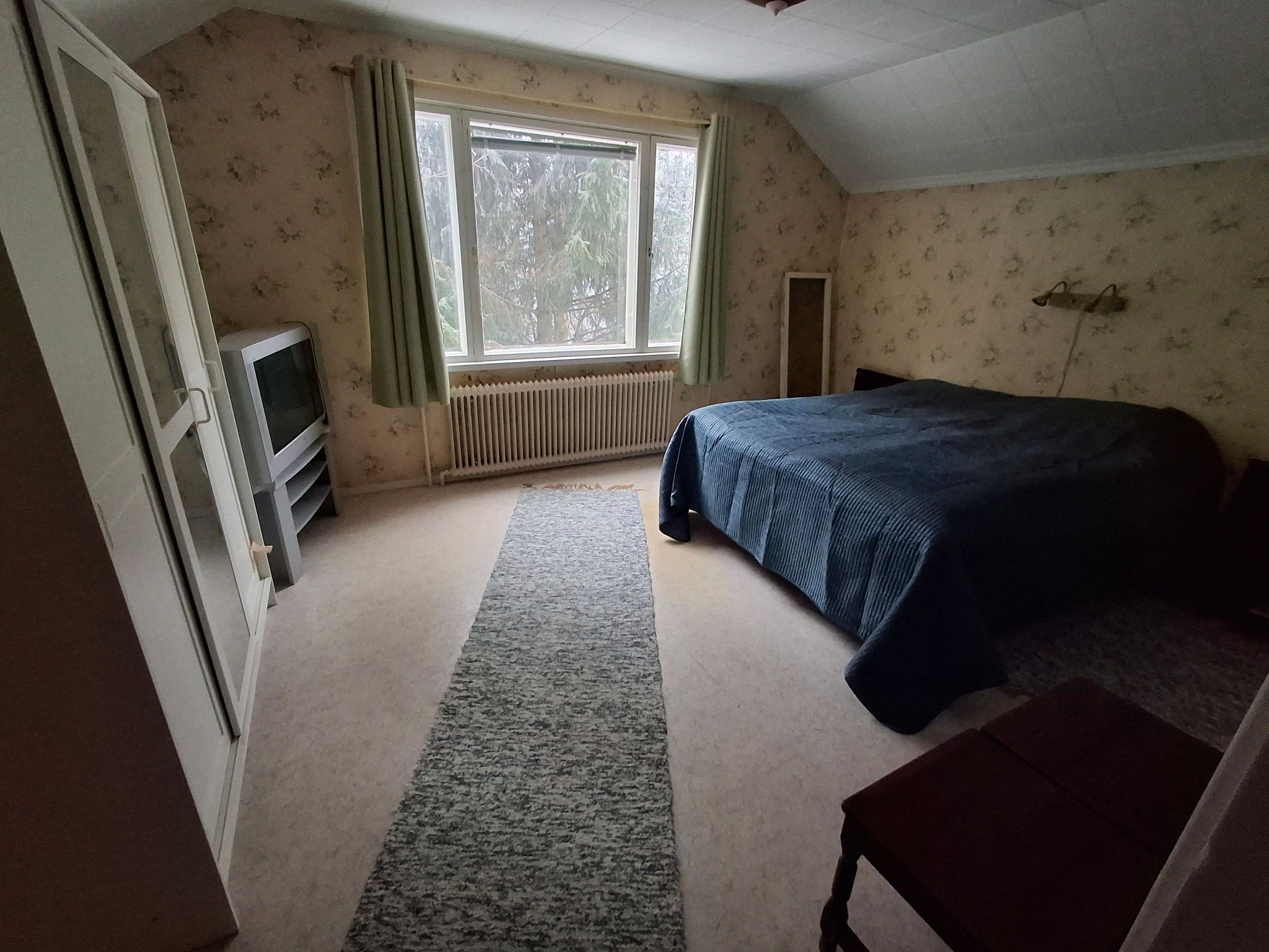 Image 19/24