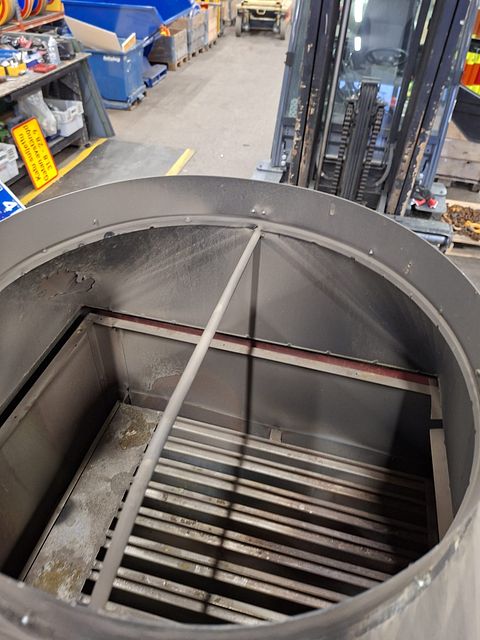 Image 6/8
