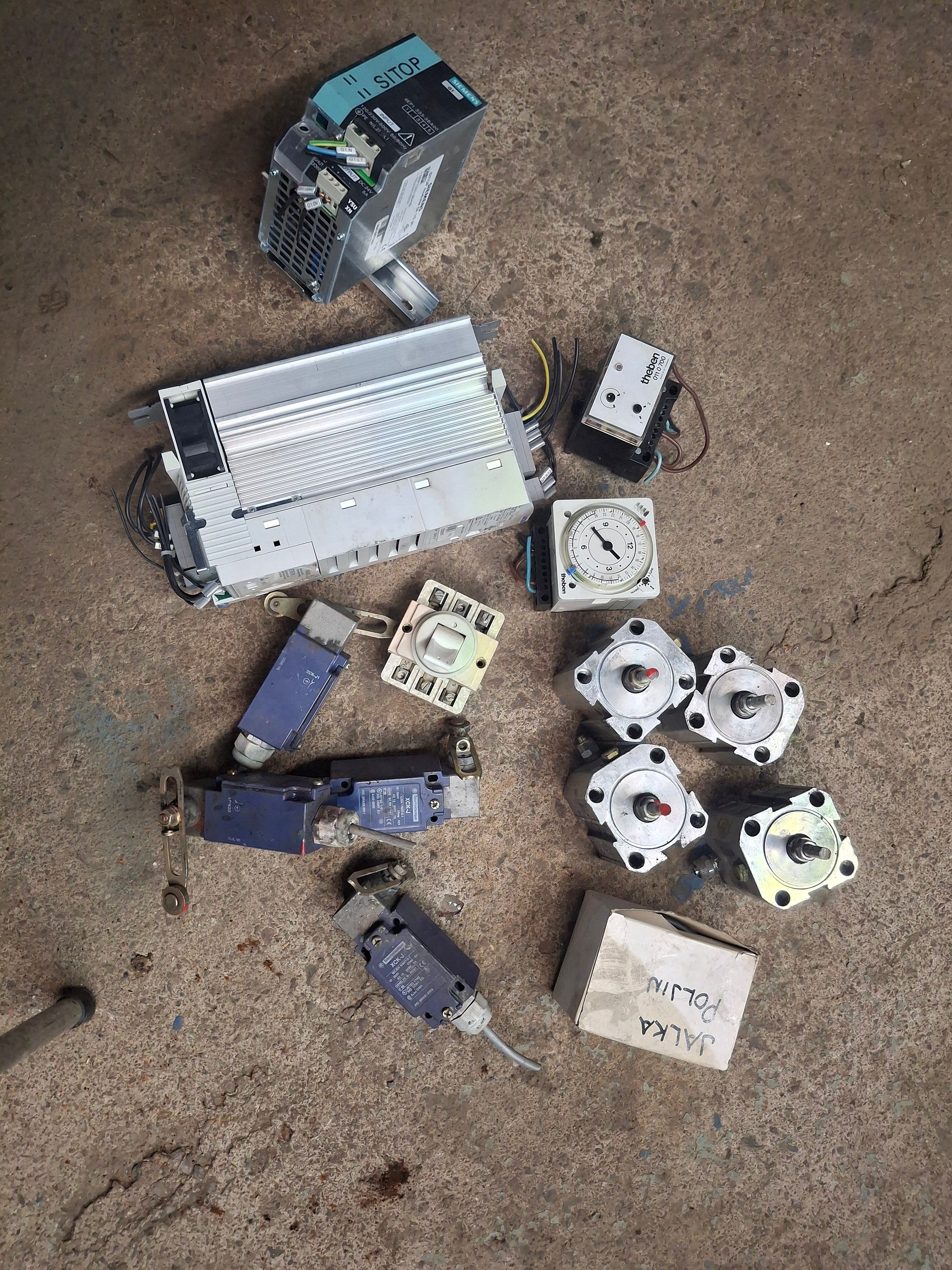 Image 6/8