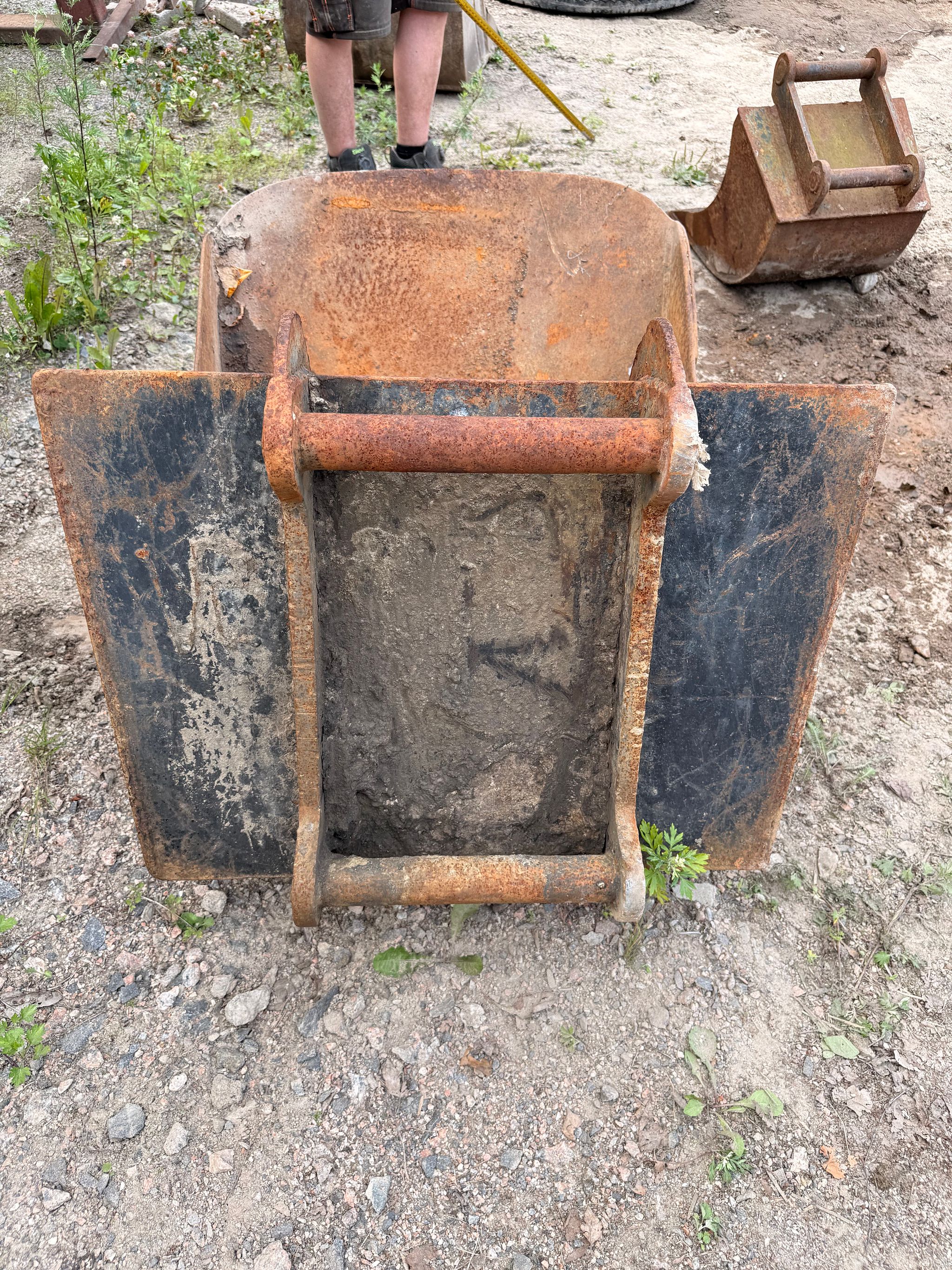 Image 3/3