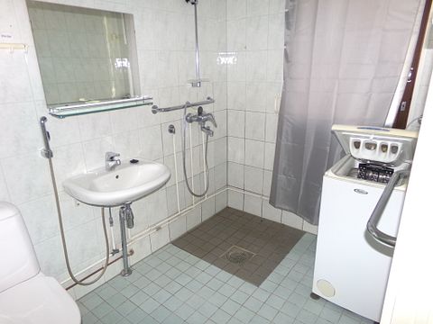 Image 7/9
