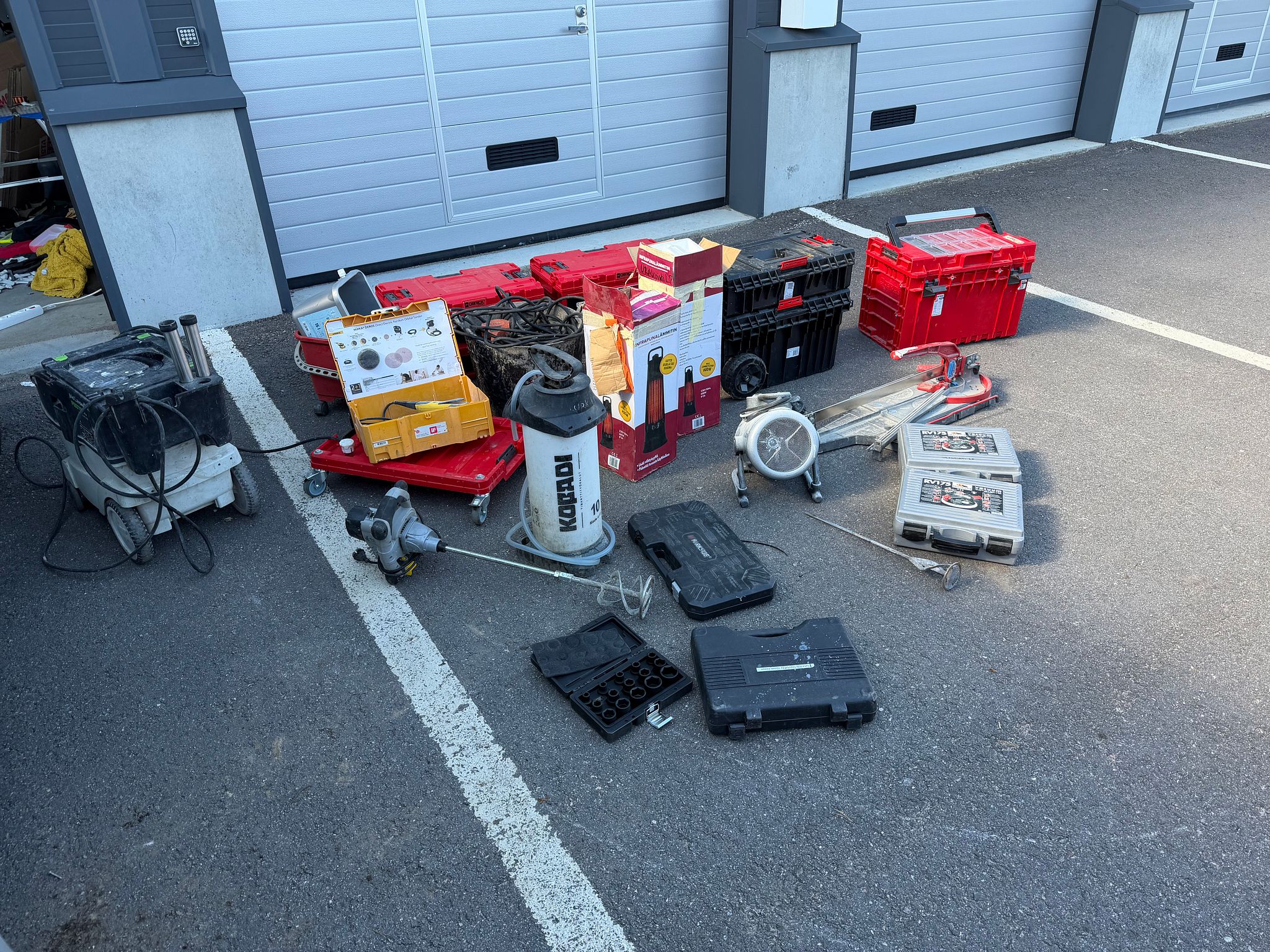 Image 1/45