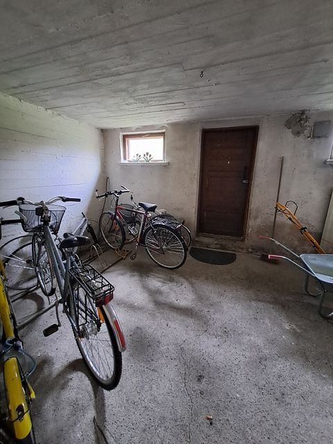 Image 22/23