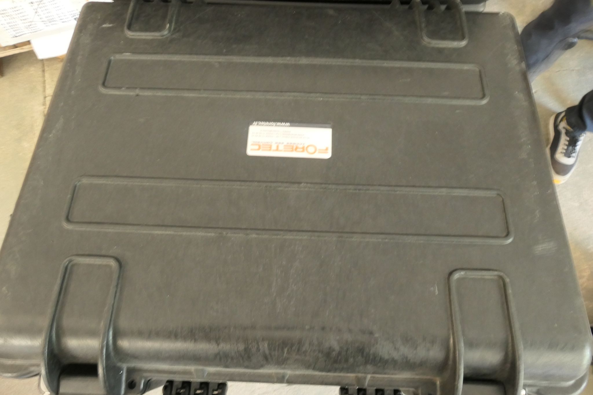 Image 8/12