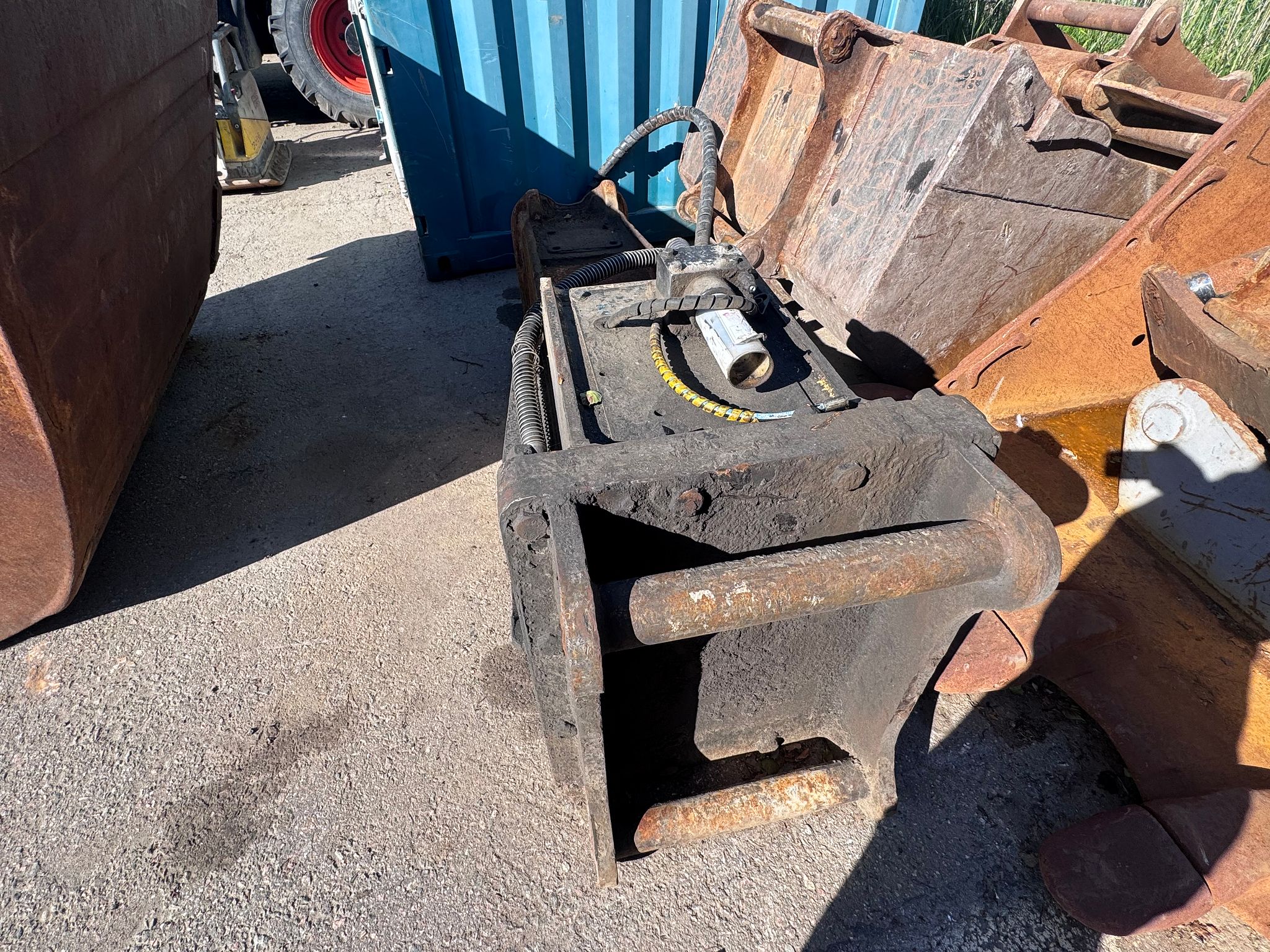 Image 3/4