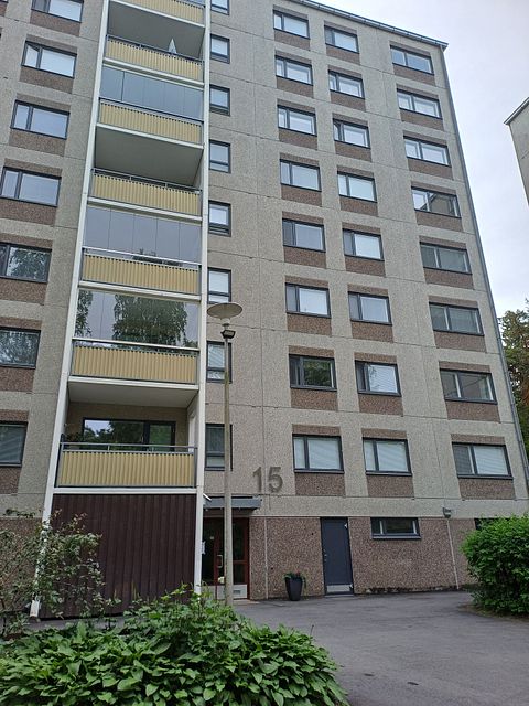 Image 1/24