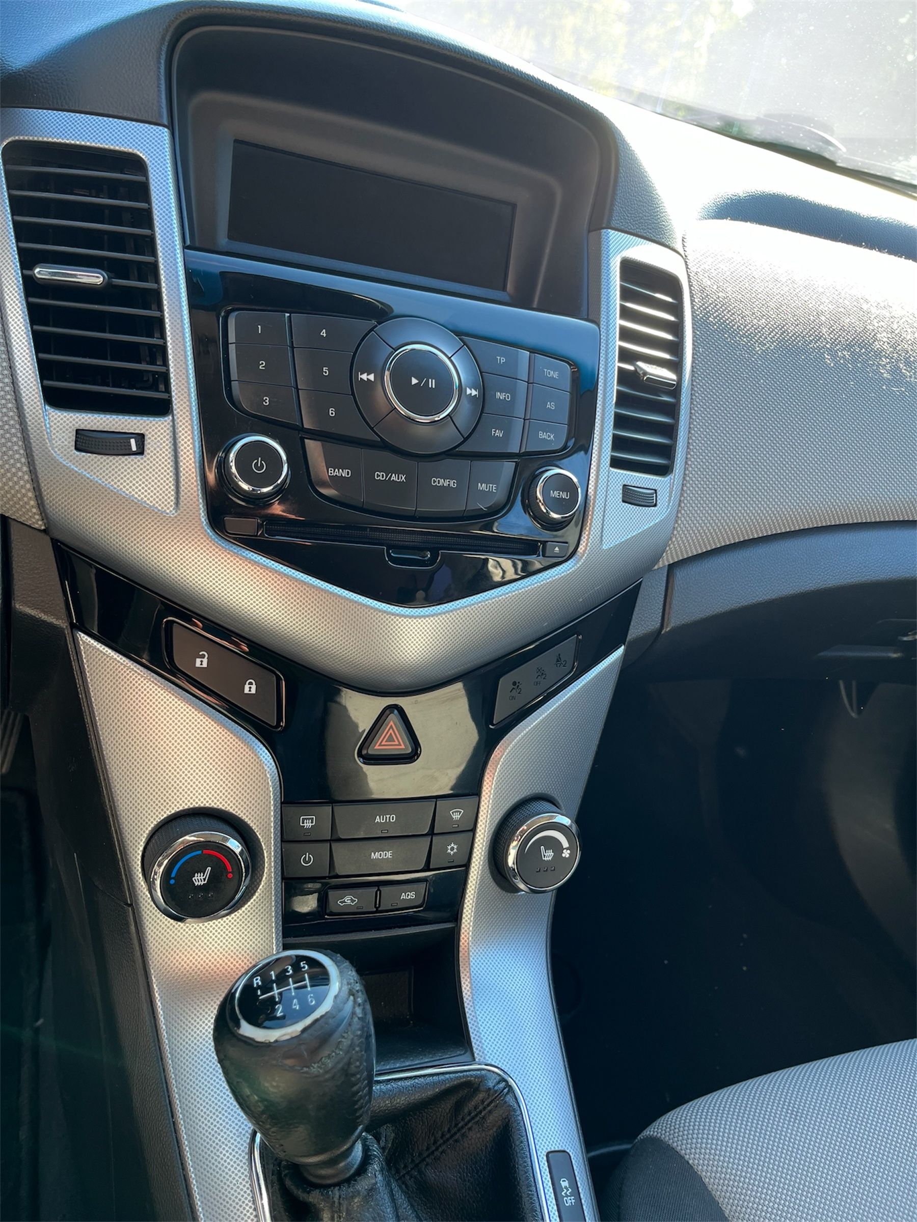Image 16/30