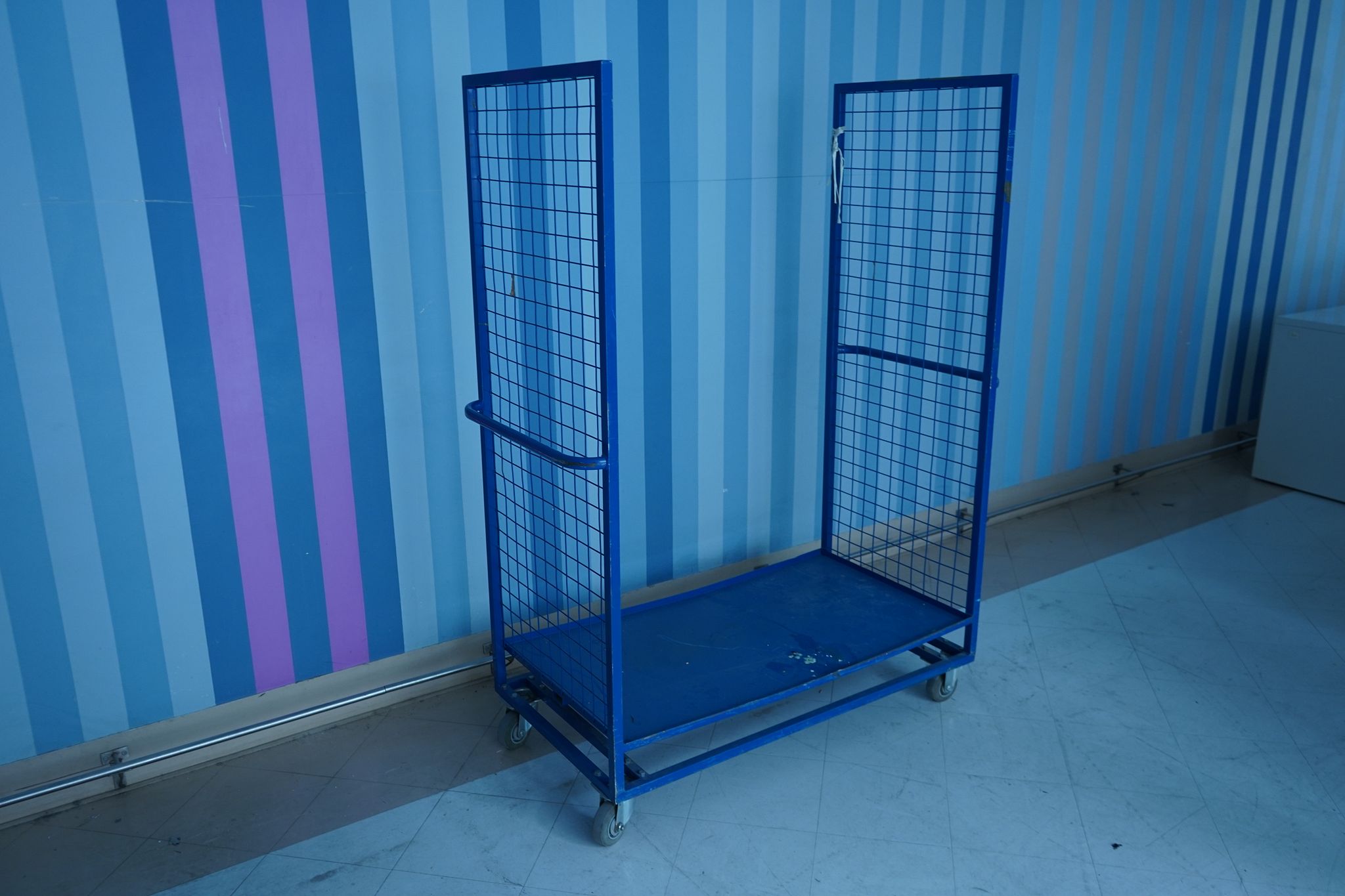 Image 1/9