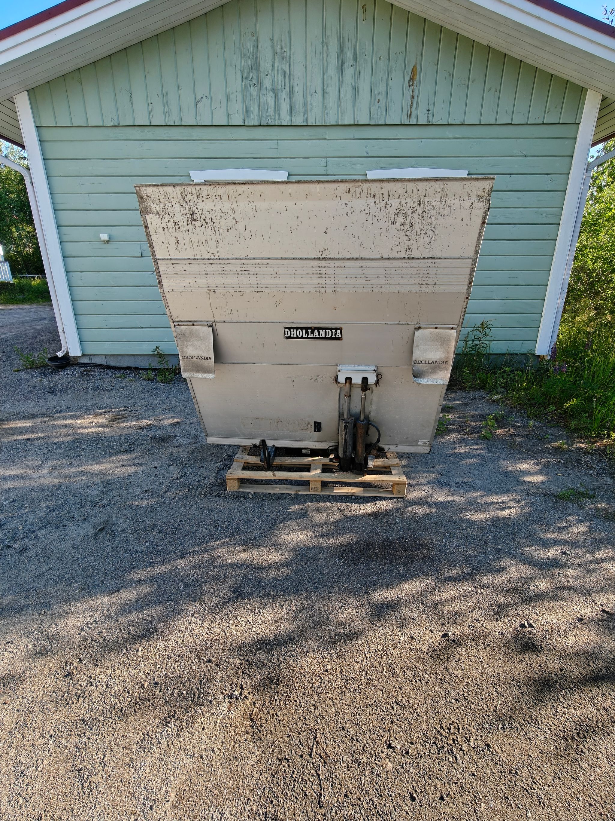 Image 1/3