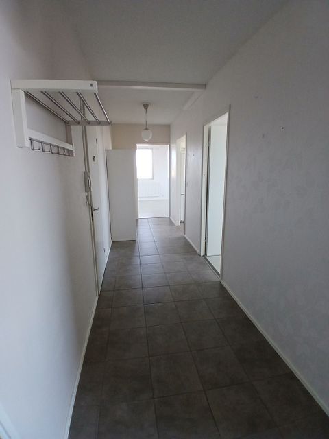 Image 7/17
