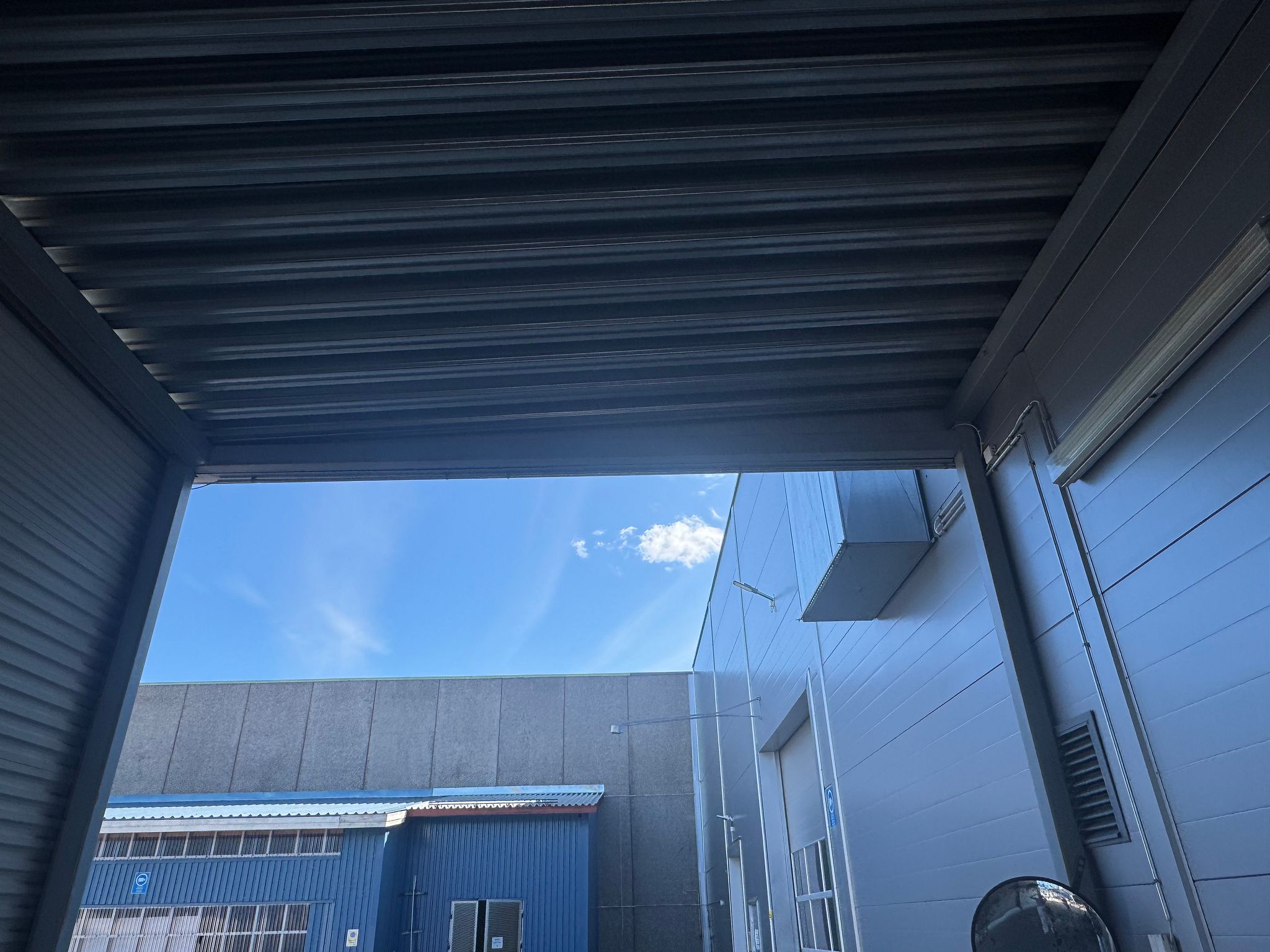 Image 8/10