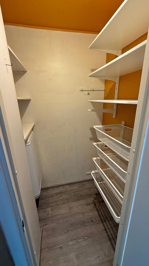 Image 18/19