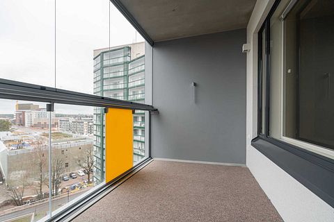 Image 7/7