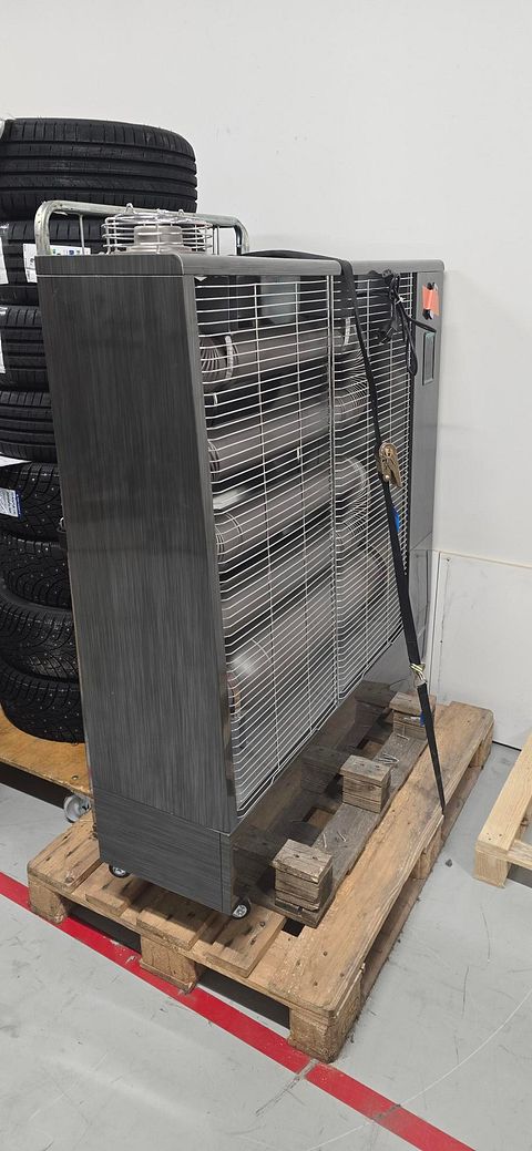 Image 1/2