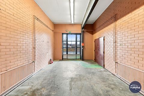 Image 17/23