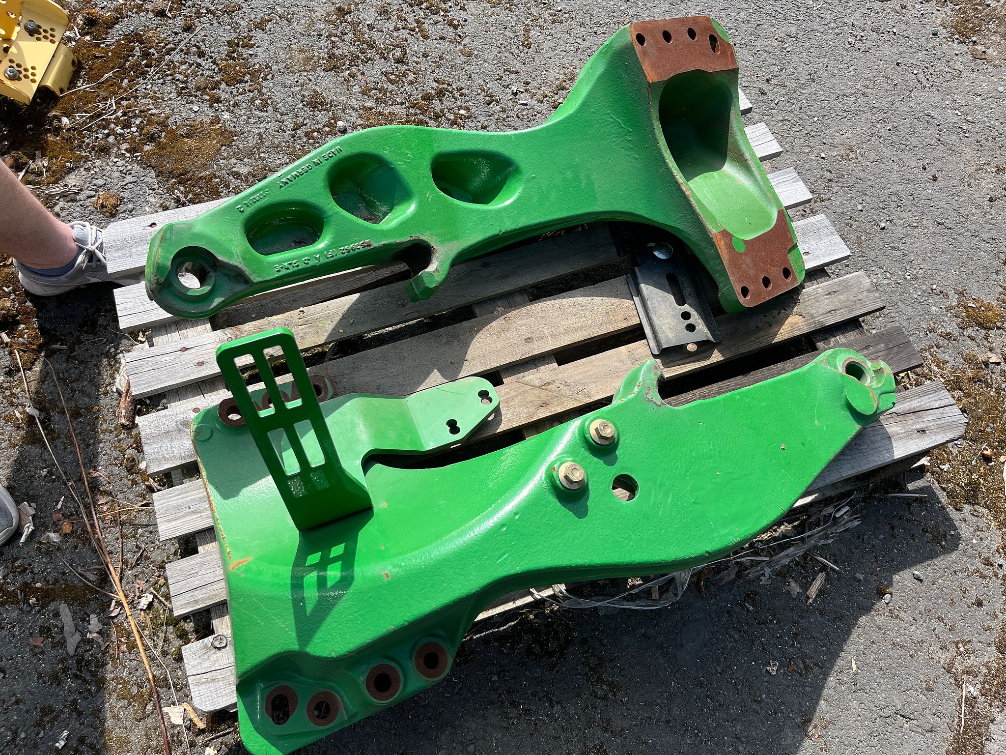 Image 1/2