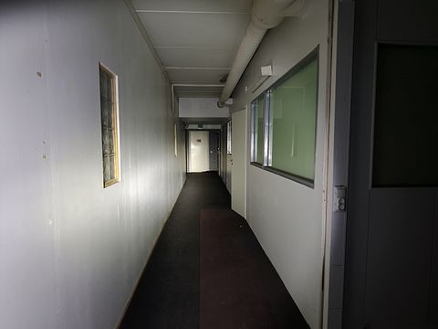 Image 19/78