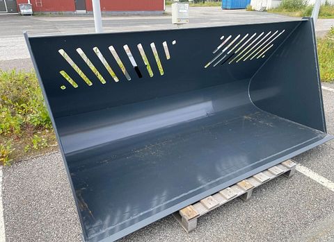 Image 8/11