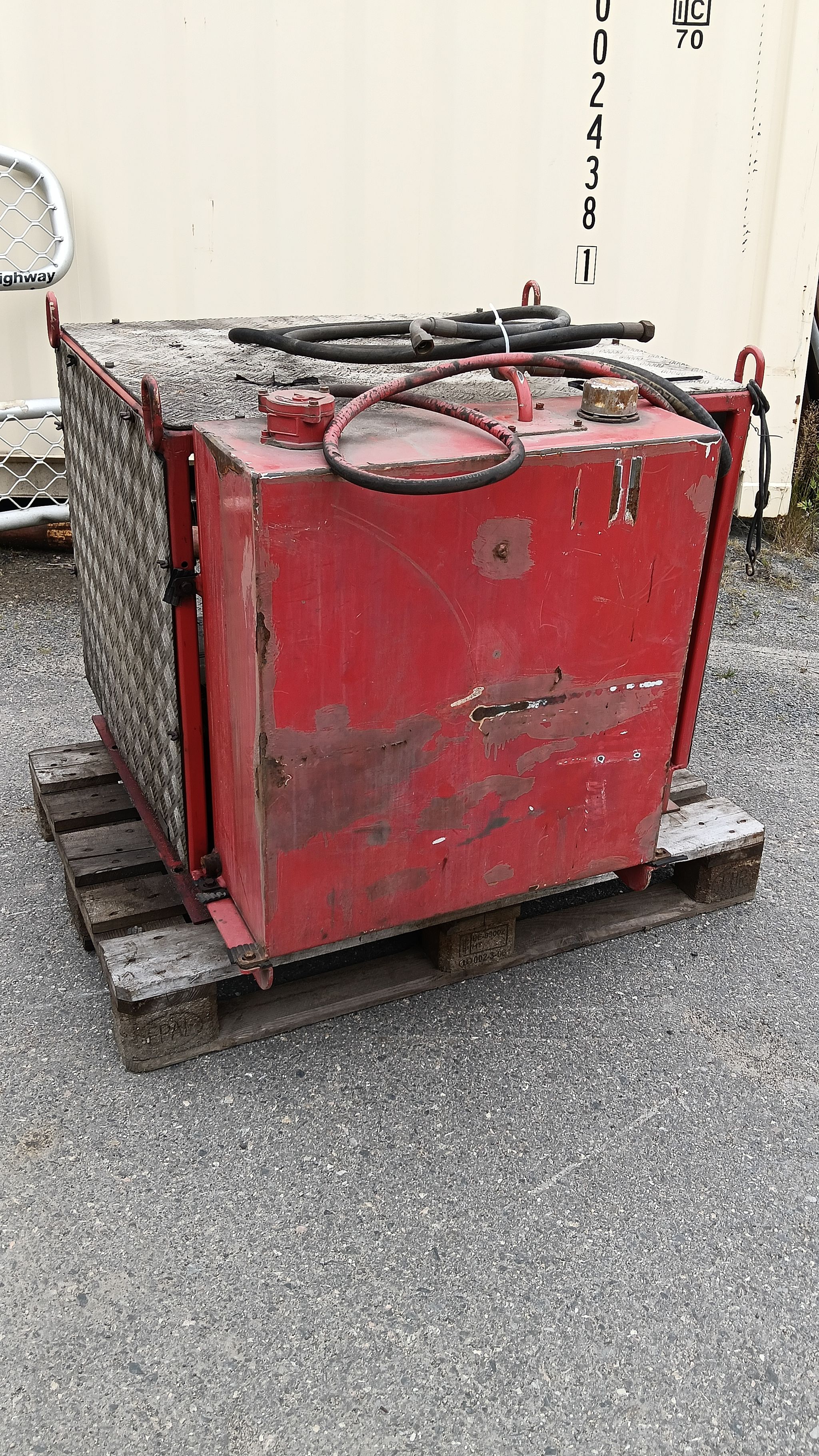 Image 1/8