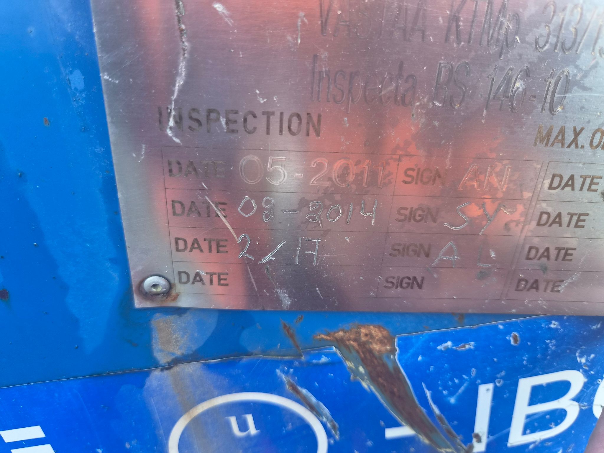 Image 8/18