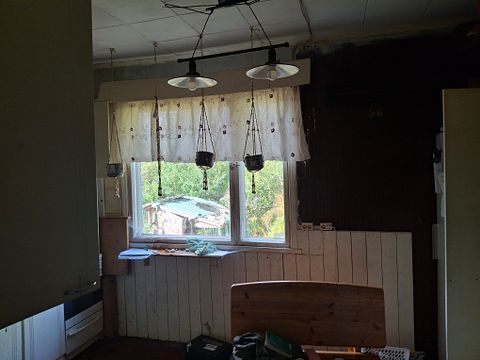 Image 9/40