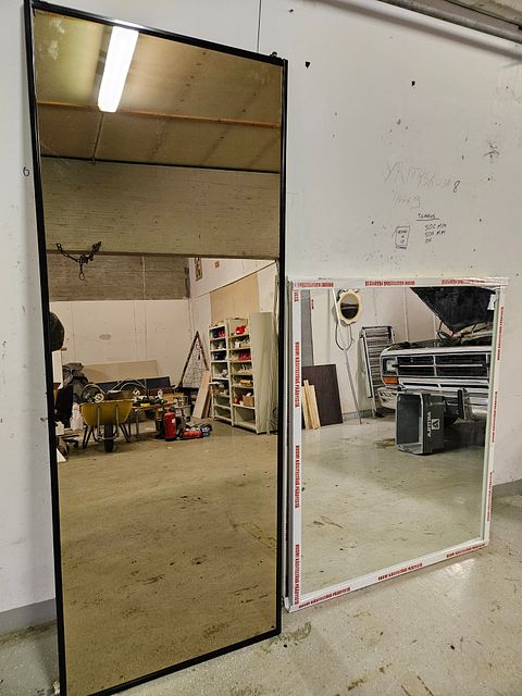 Image 1/4