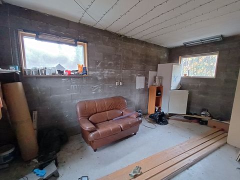 Image 30/44
