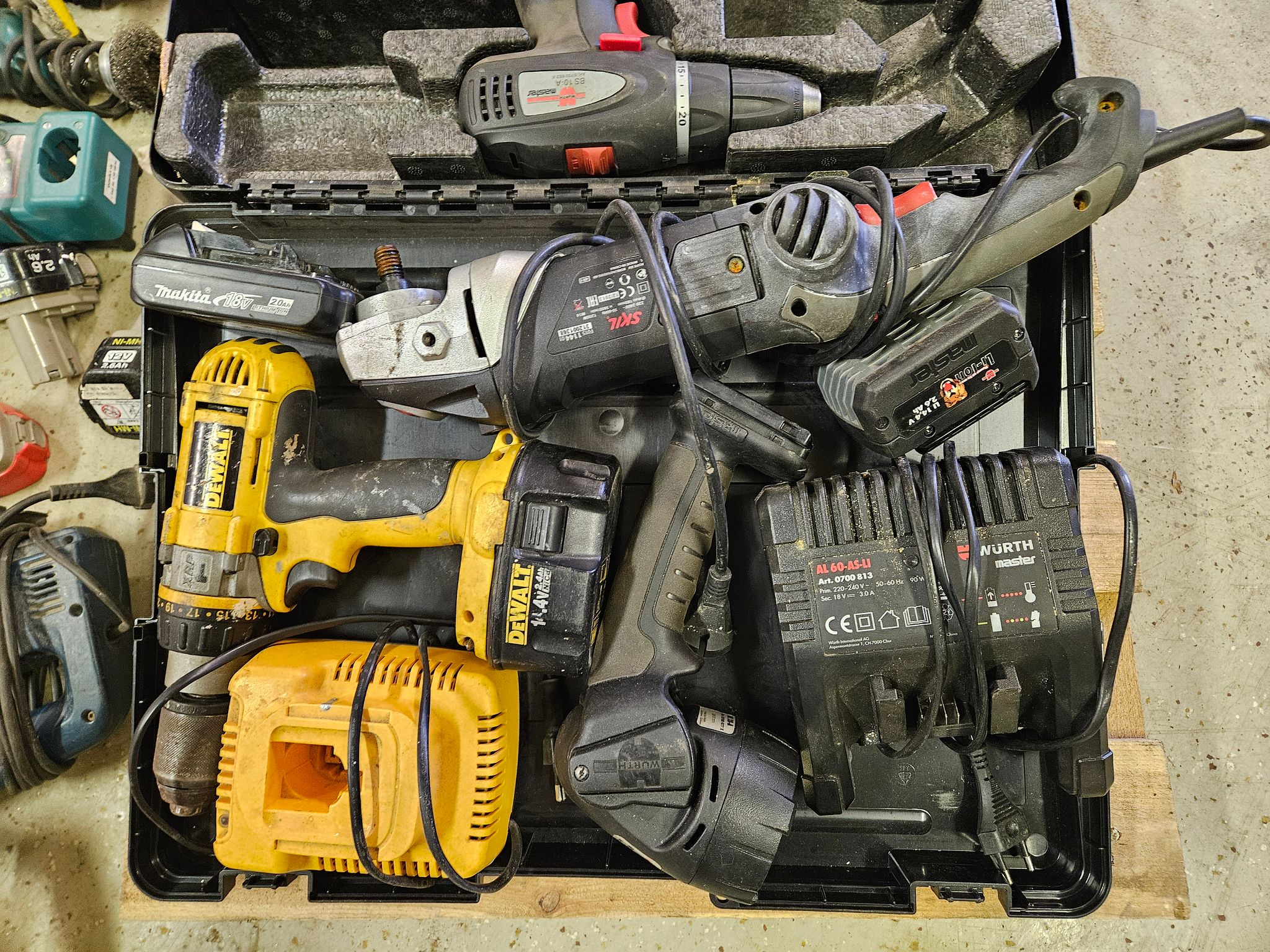 Image 2/5