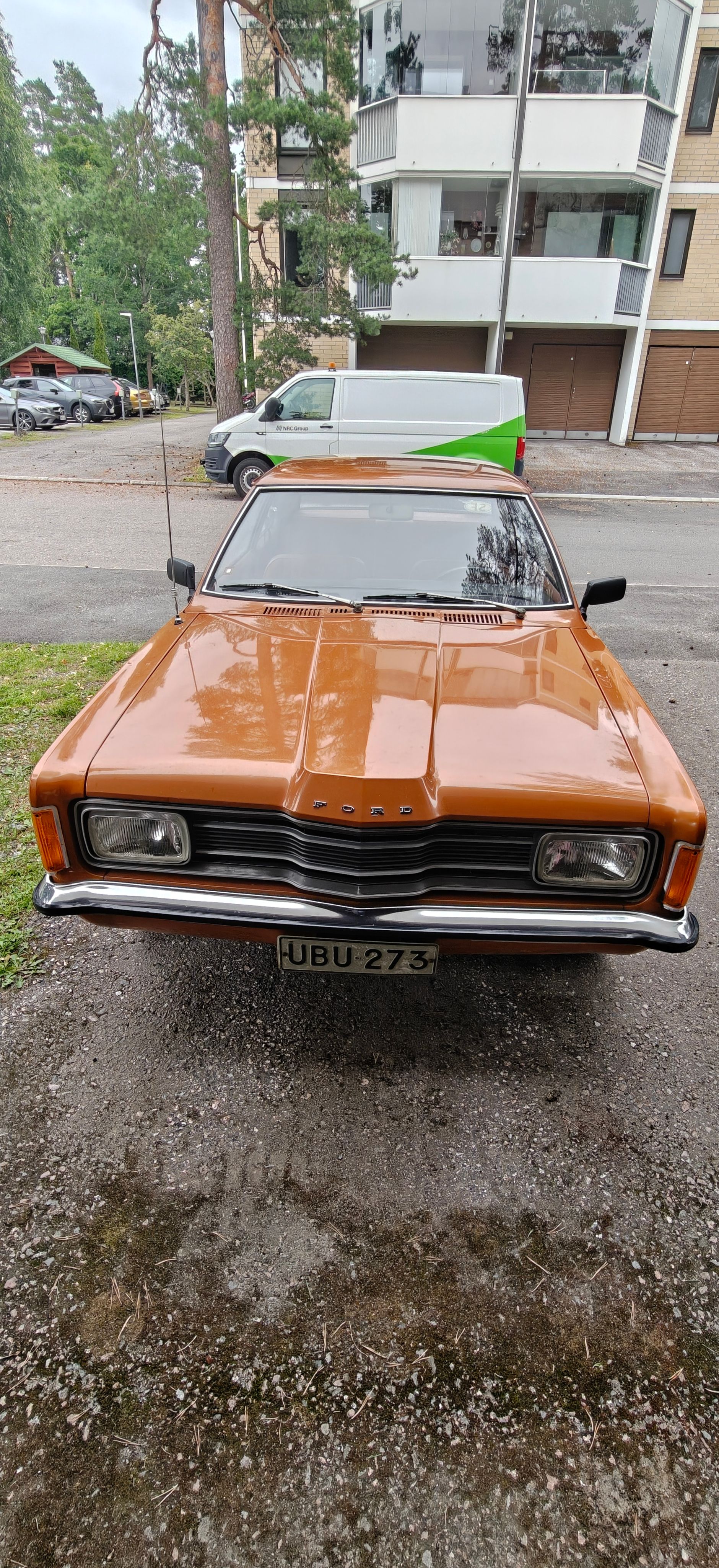 Image 1/10