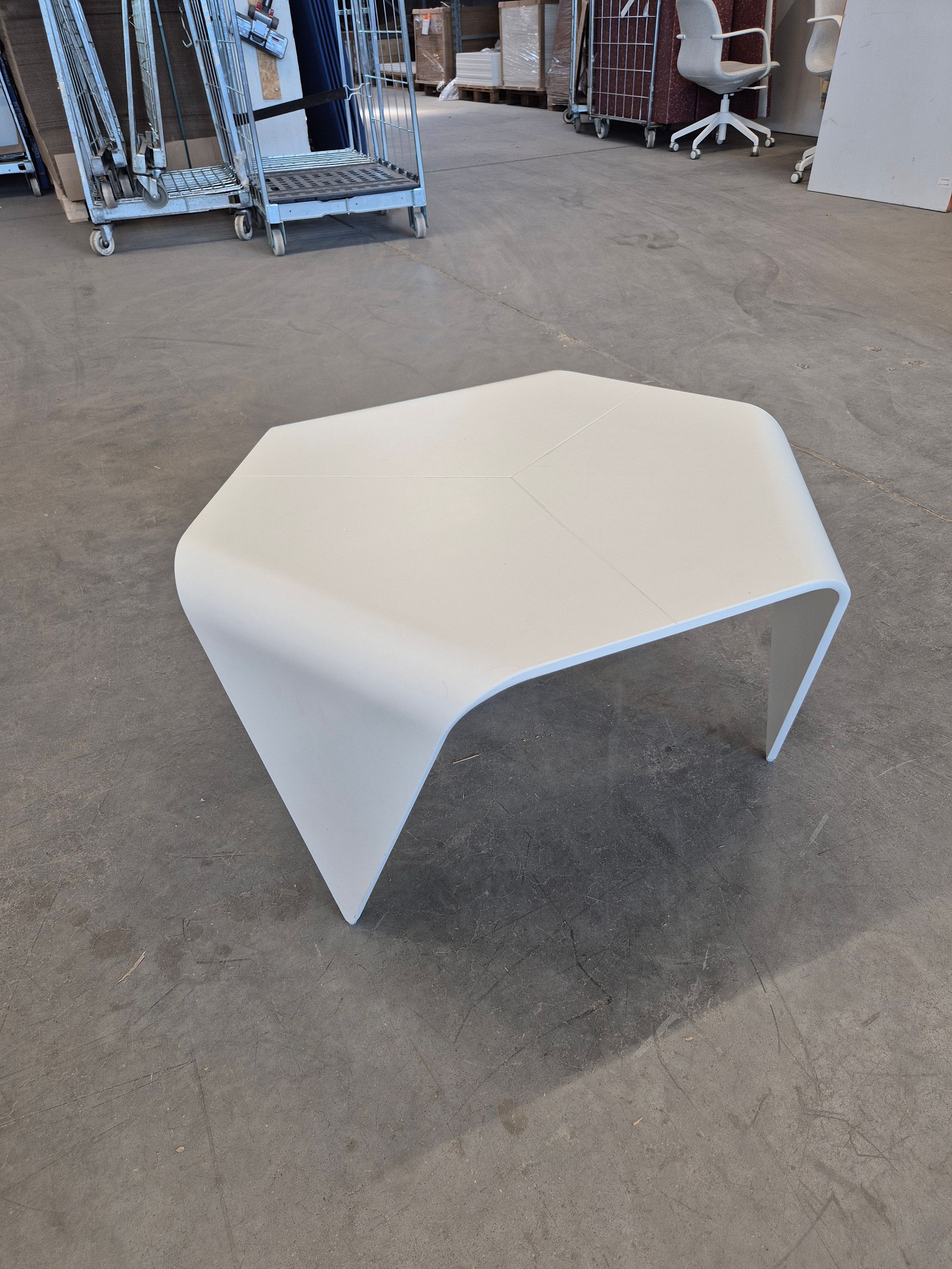 Image 1/8