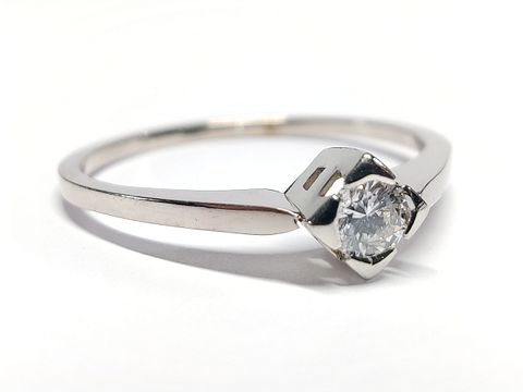 Image 3/9