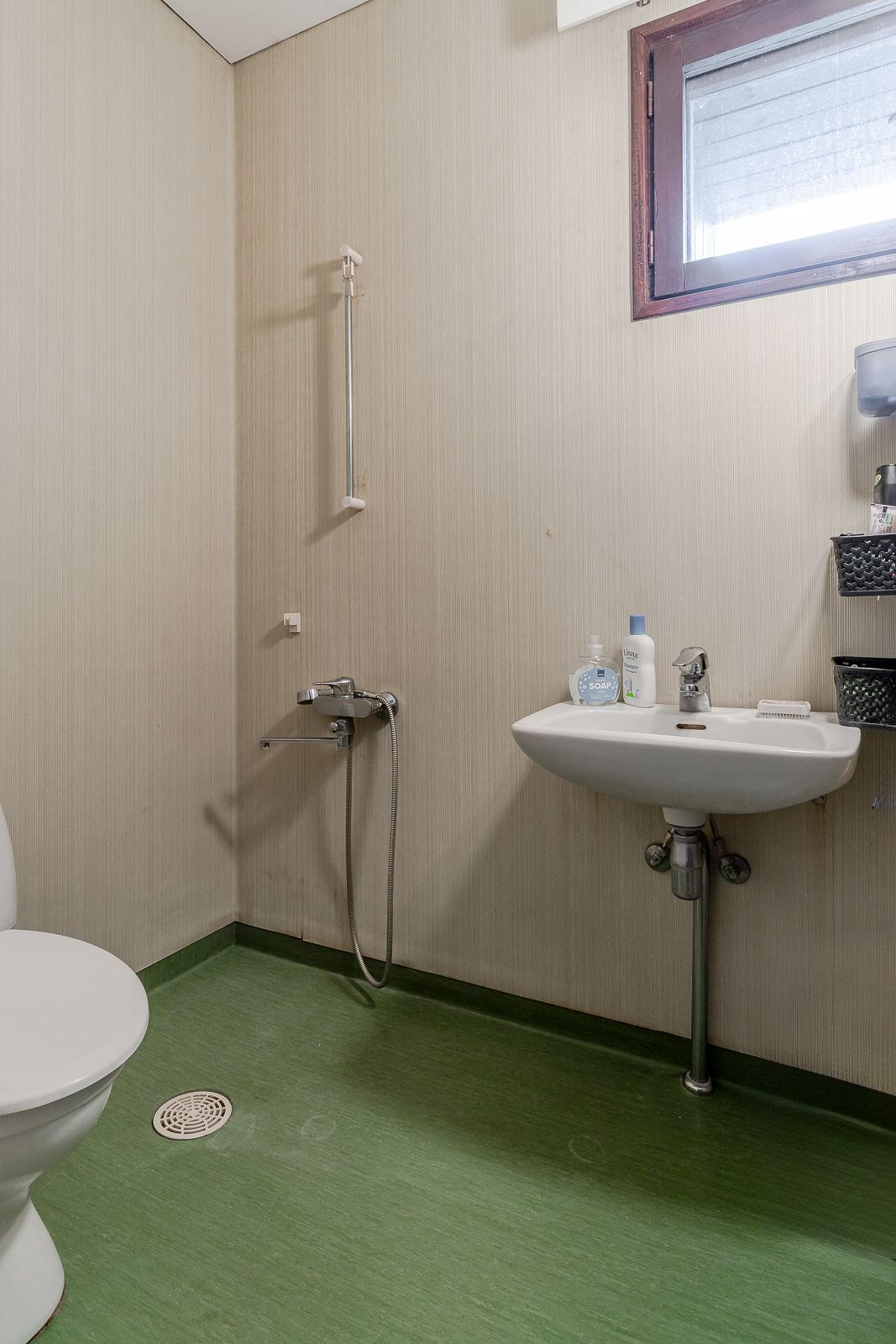 Image 6/16