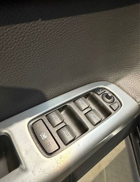 Image 9/36