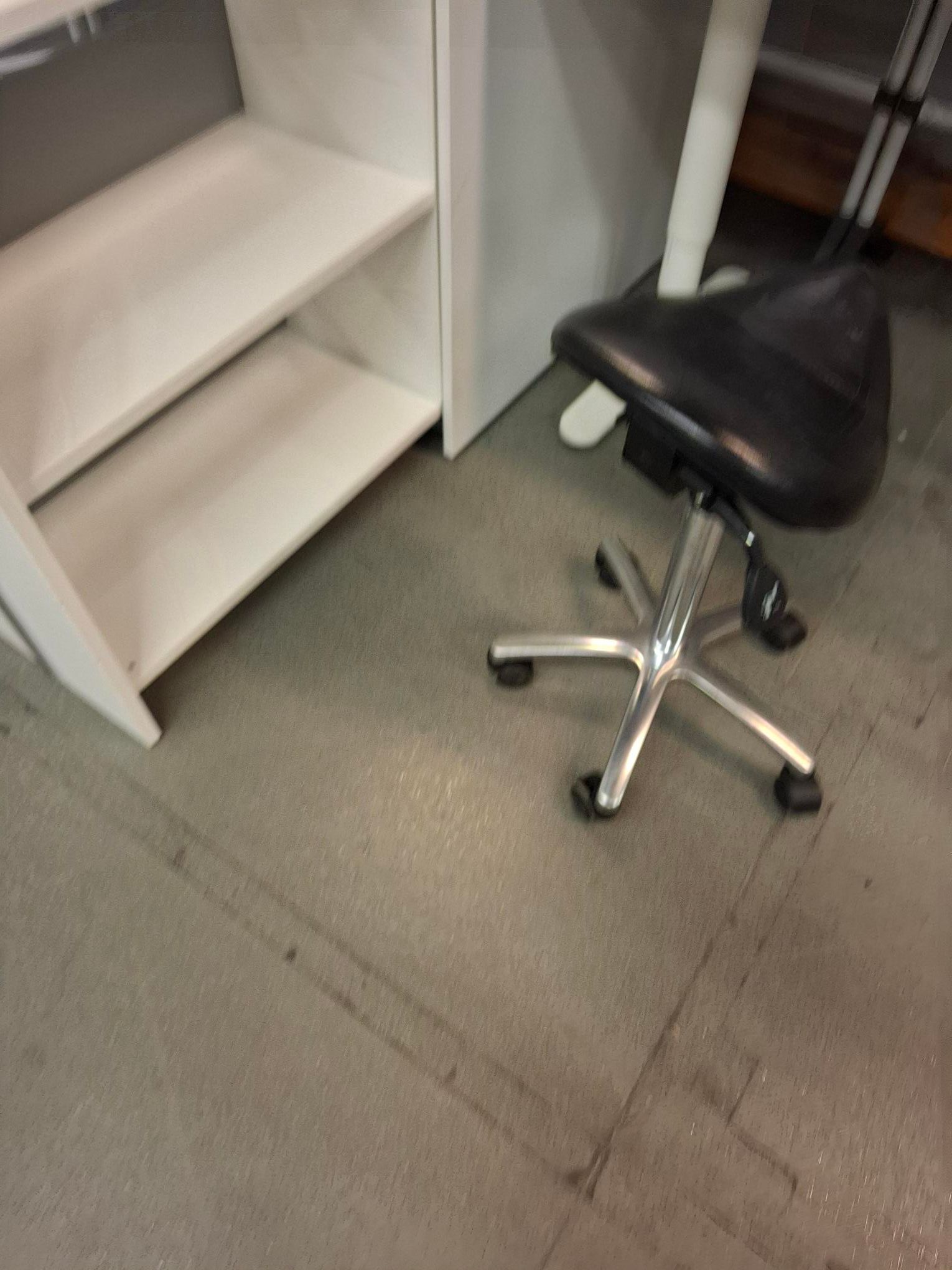 Image 7/10