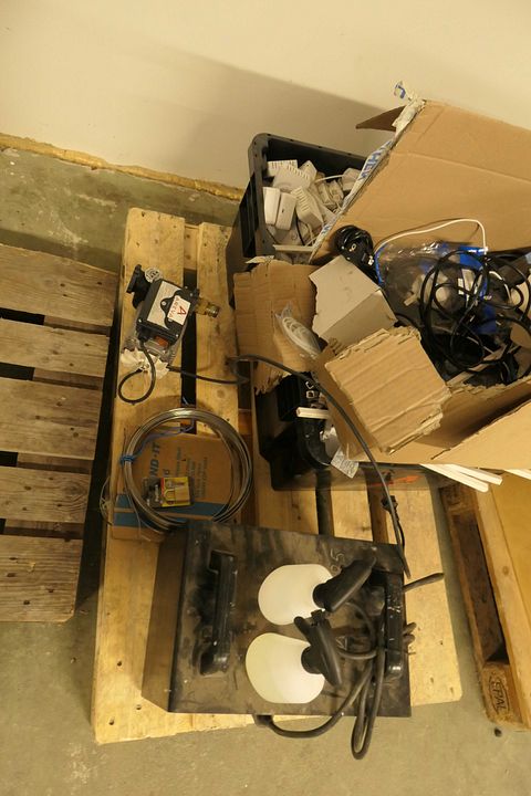 Image 14/89