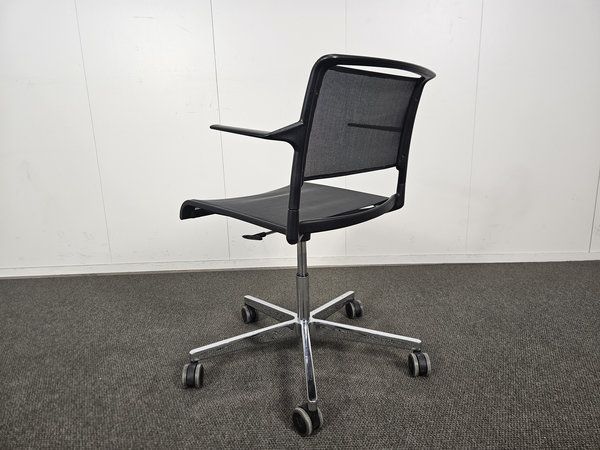 Image 6/10