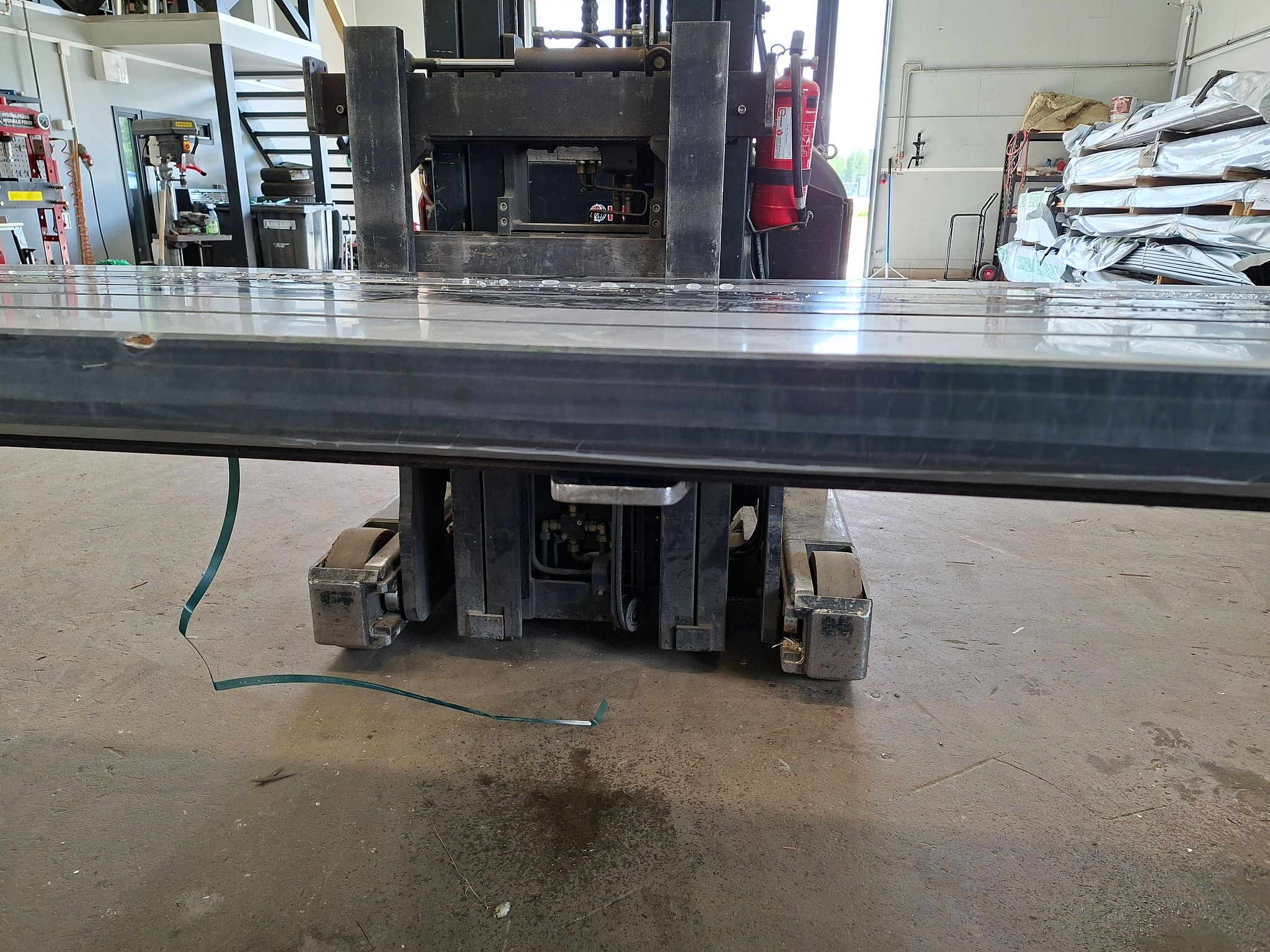 Image 4/5