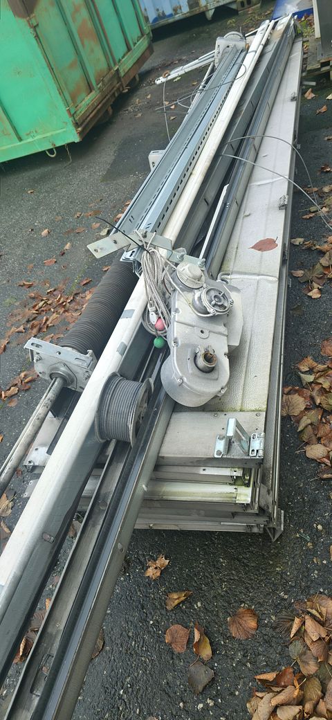 Image 2/3
