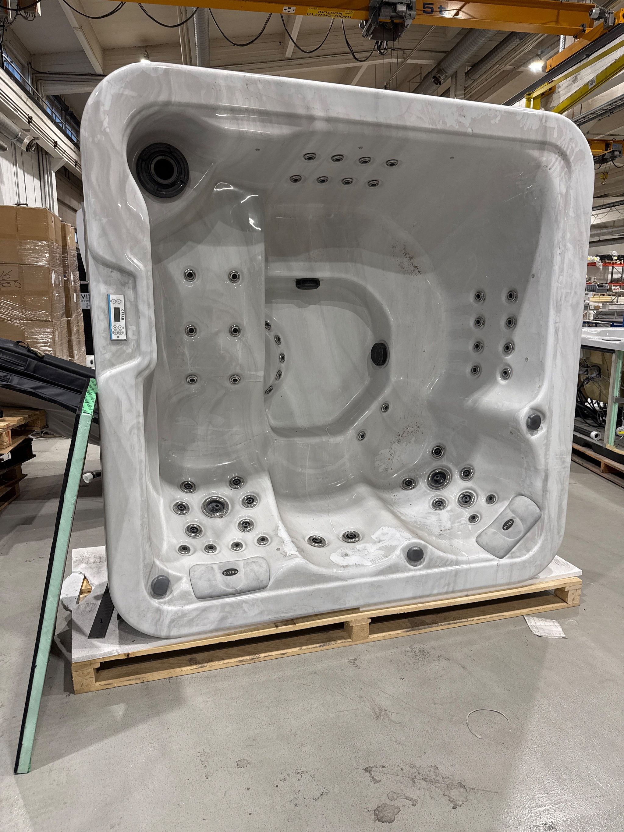 Image 1/10