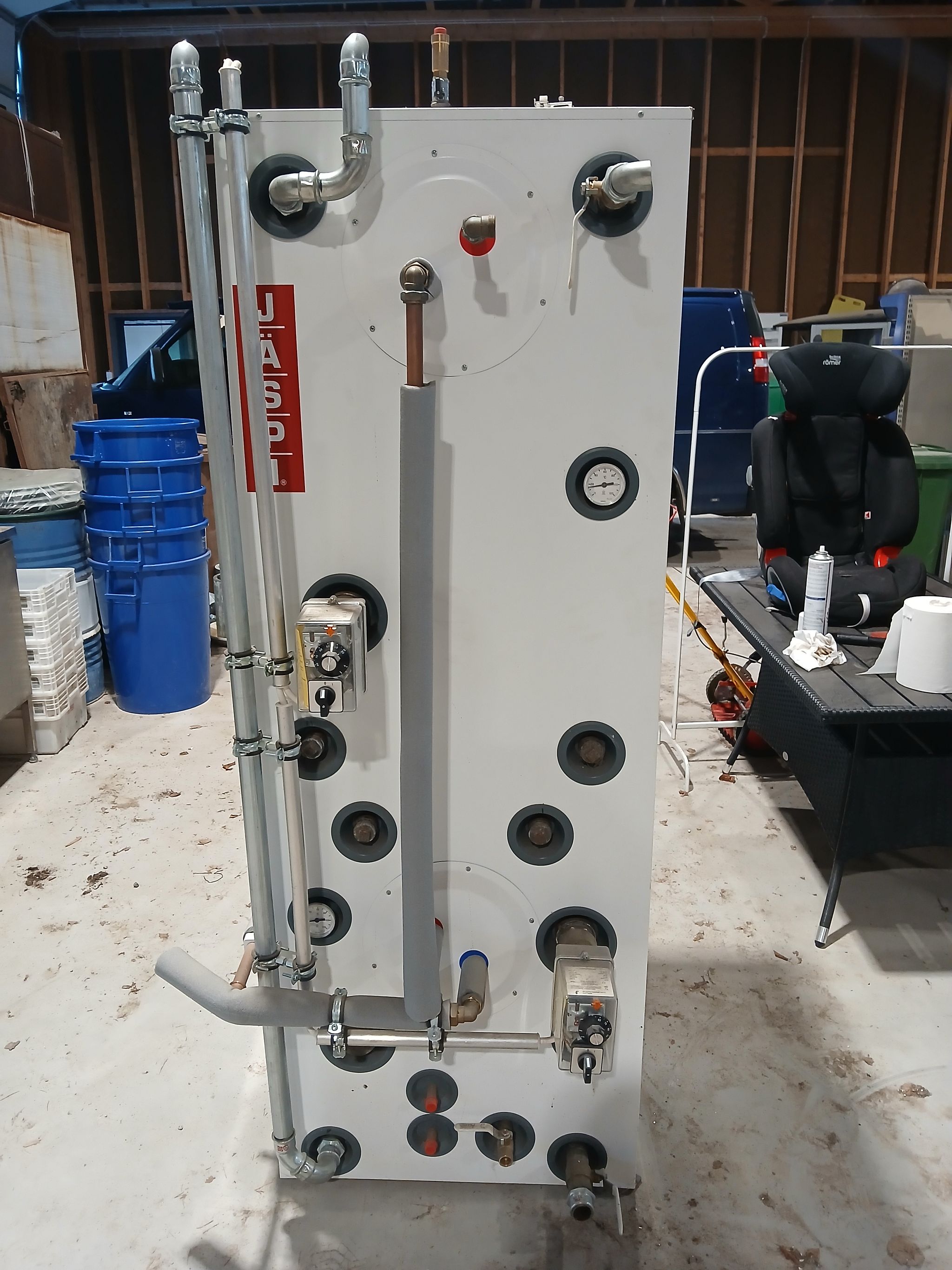 Image 1/8