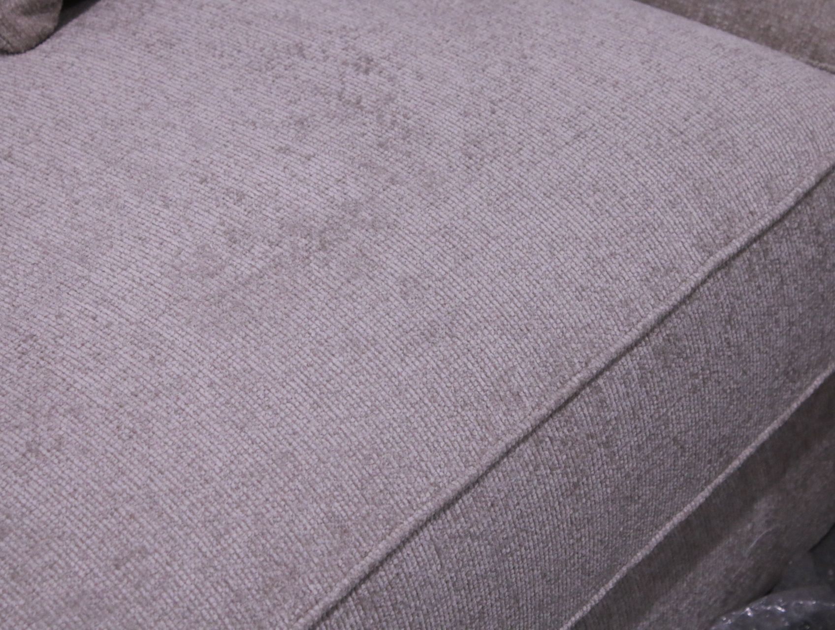 Image 8/9