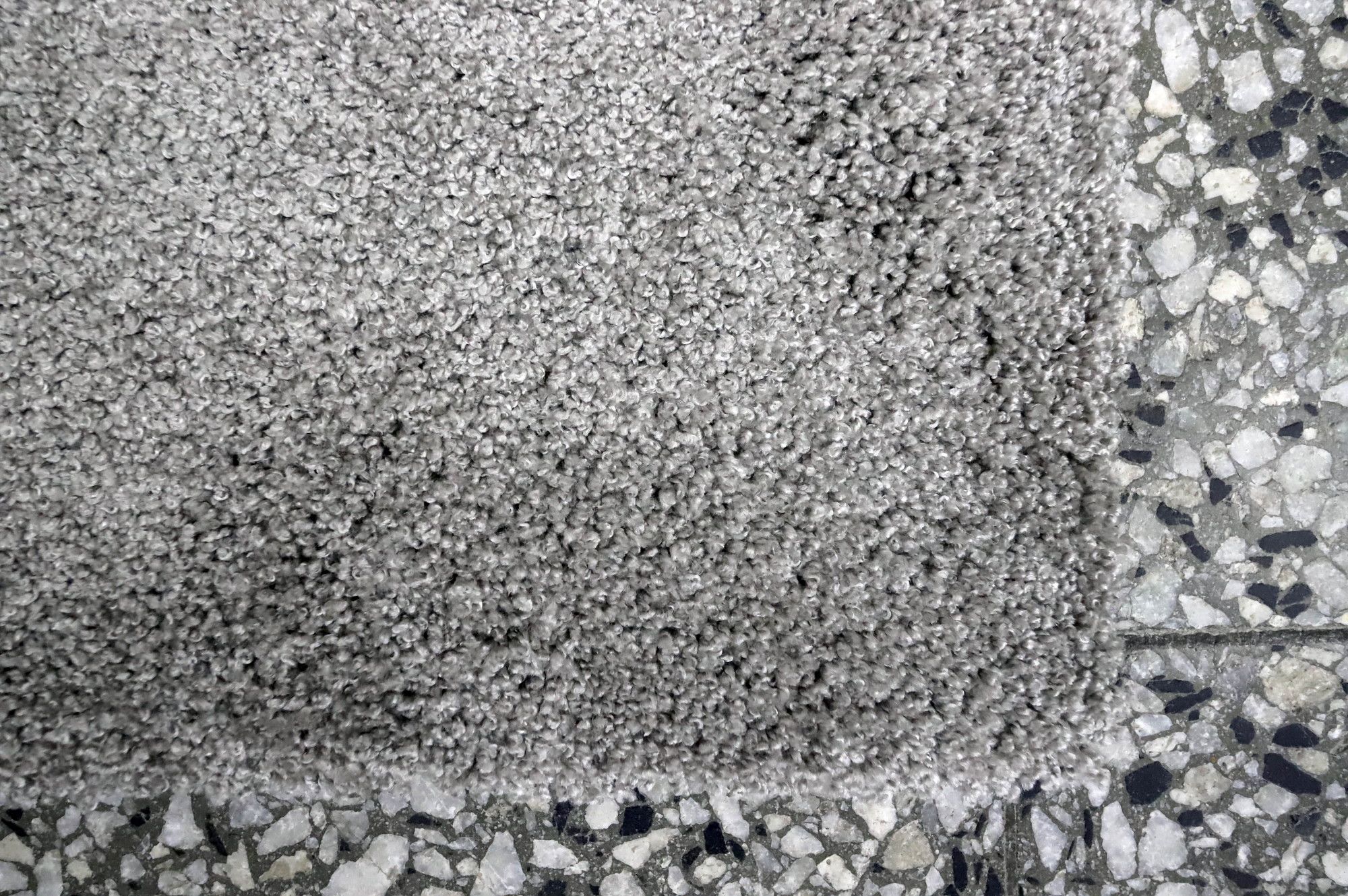 Image 2/8