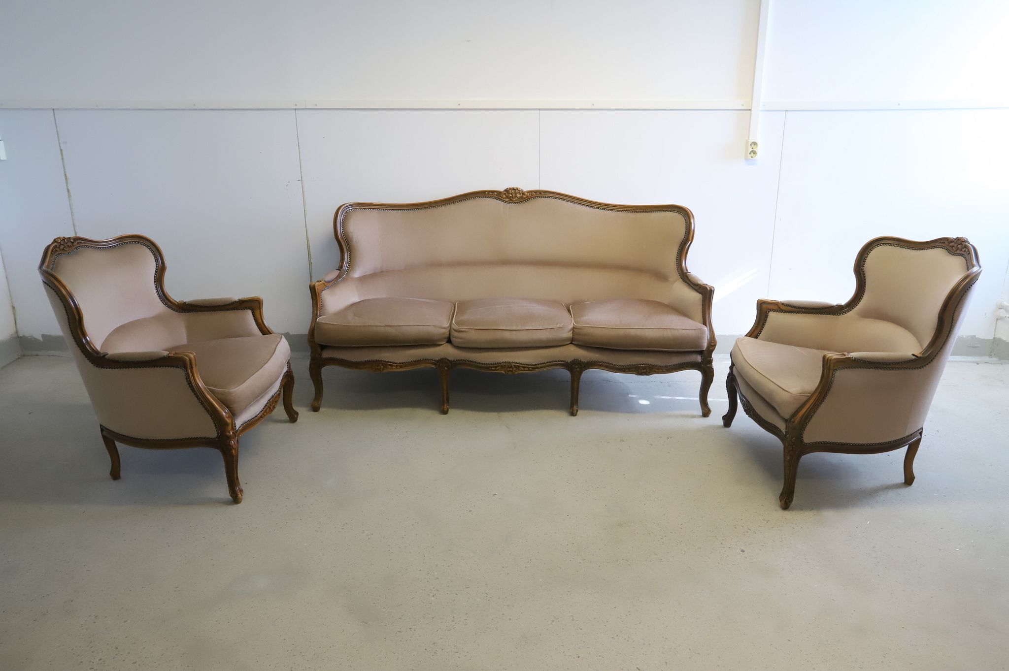 Image 1/25