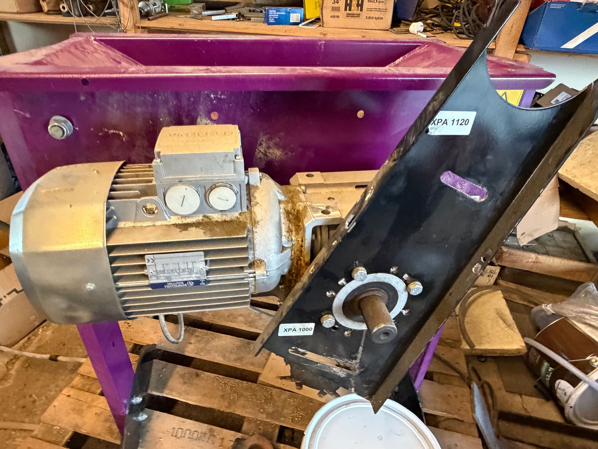 Image 6/8