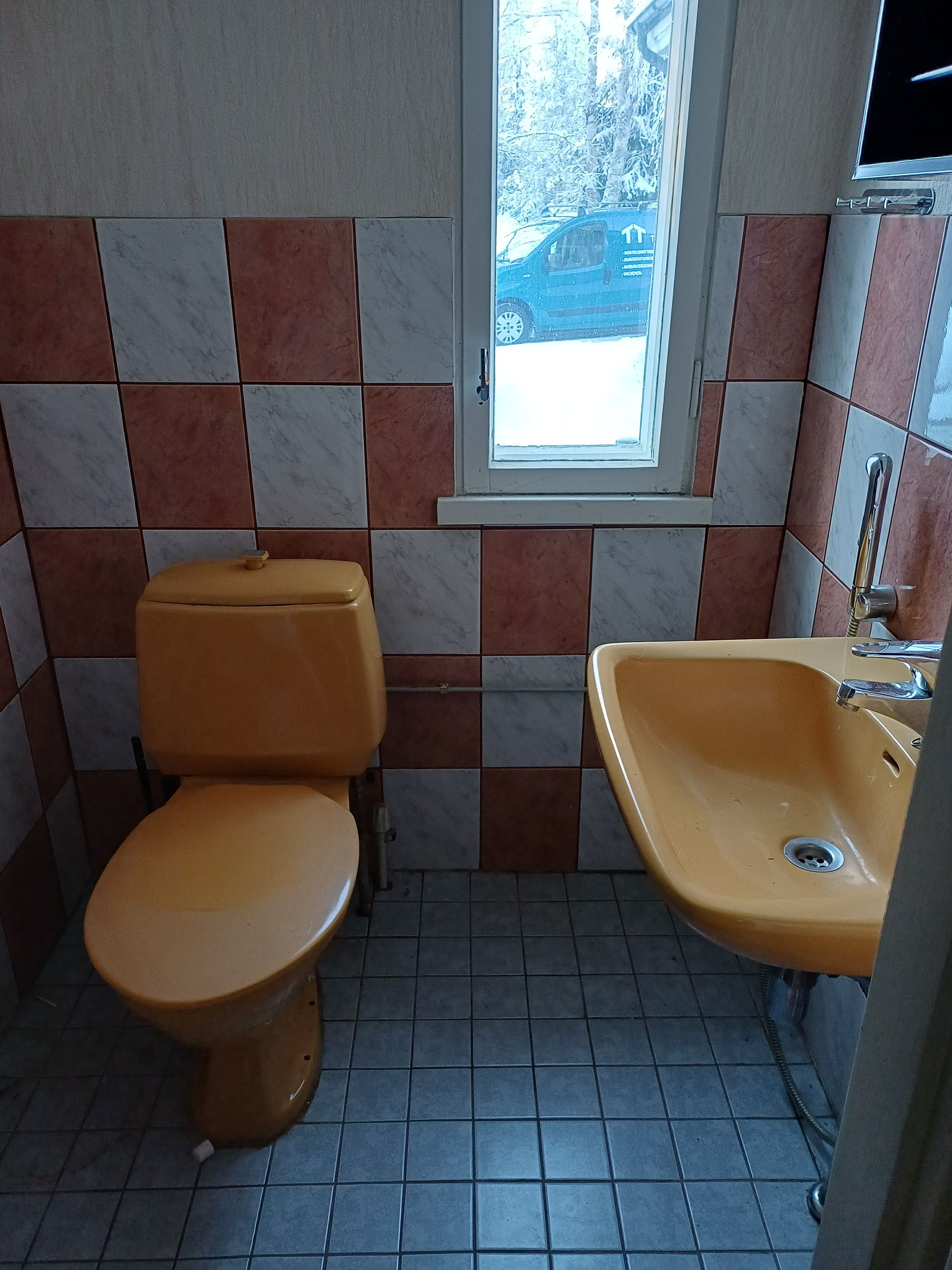 Image 35/43