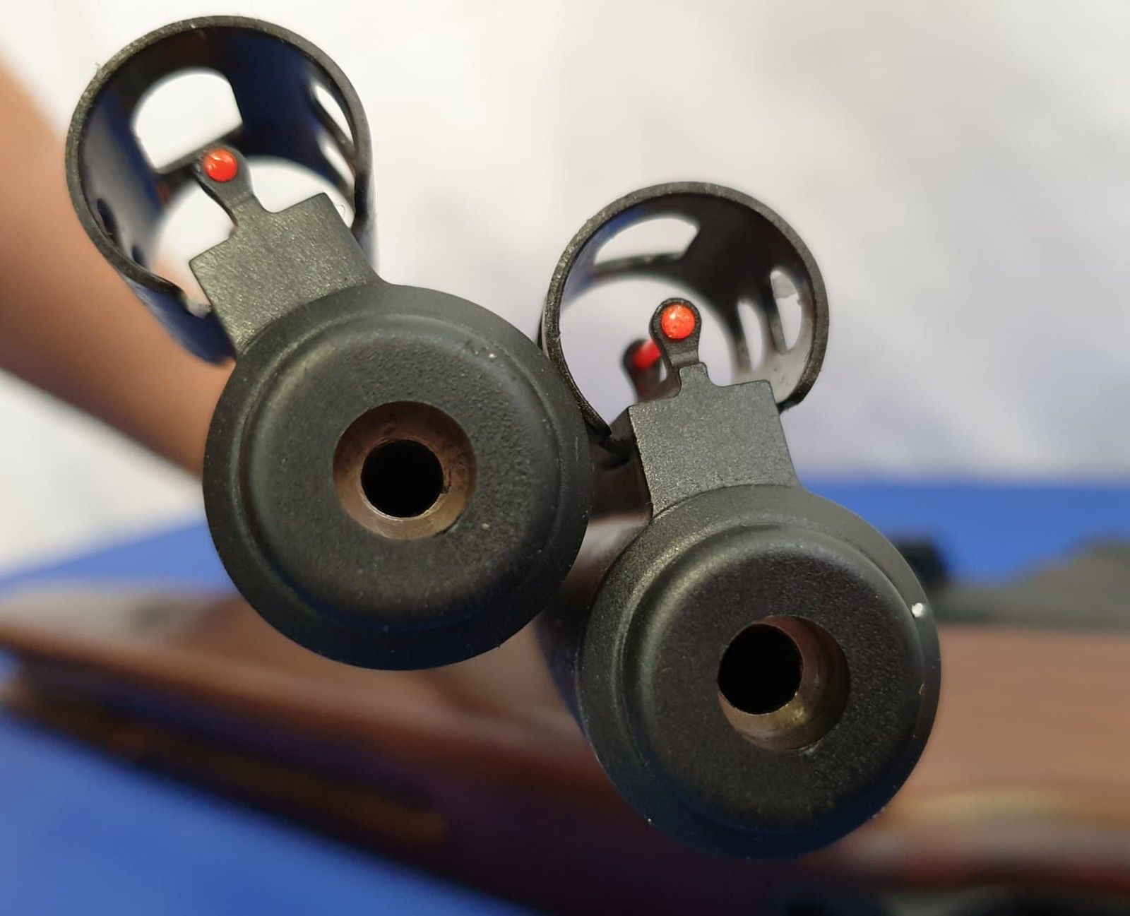 Image 4/10