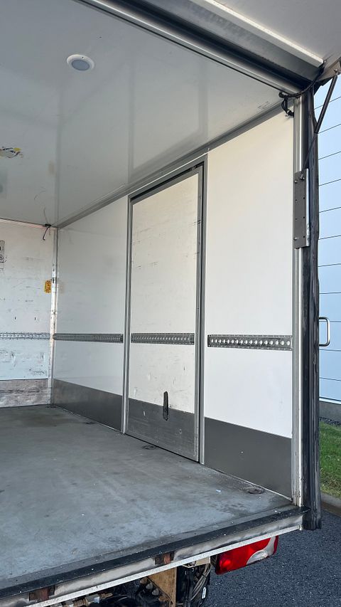 Image 12/39